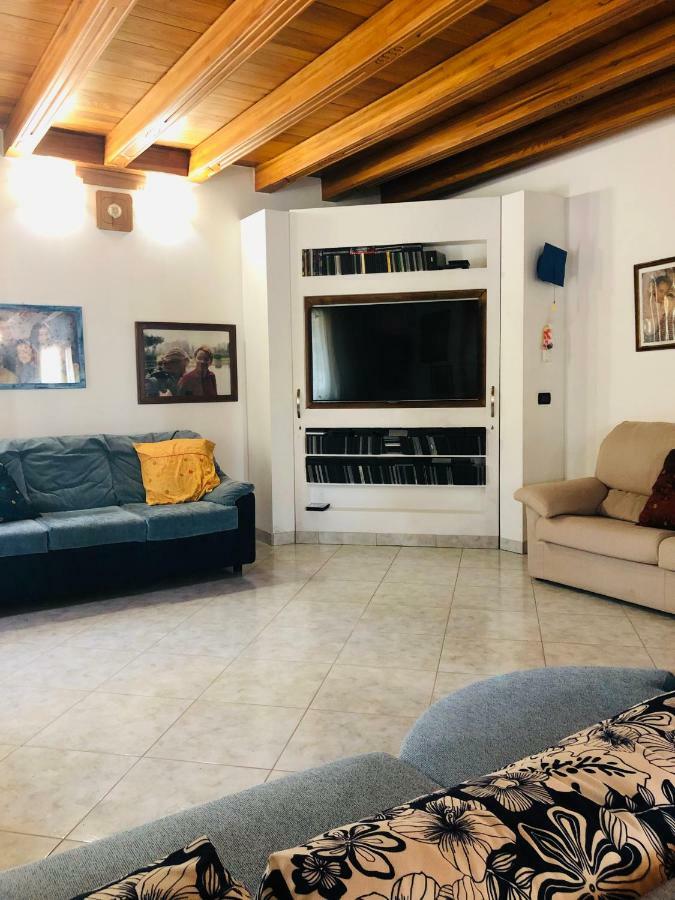 Villamoreno Merlara Esterno foto